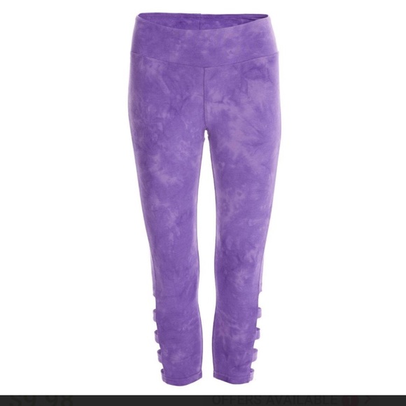 Earth Yoga Pants - ‼️1 S LEFT‼️🆕 Earth Yoga Tie-Dye Capri Leggings